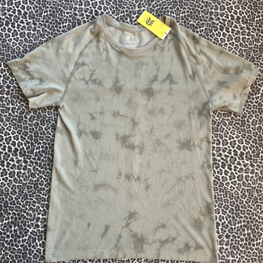 All In Motion Tie Dye Seamless Short Sleeve Tee Athletic Orange Green/Grey NWT - Picture 7 of 11